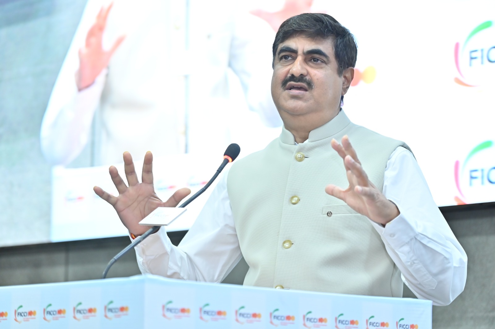 भारत को अपने लॉजिस्टिक्स भविष्य को सुरक्षित करने के लिए स्वदेशी कोल्ड चेन टेक्नोलॉजी बनानी चाहिए