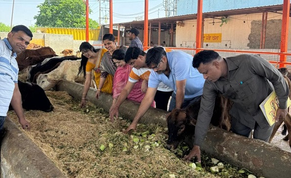 सारथी वेलफेयर फाउंडेशन के श्रद्धालु कार्यकर्ताओं द्वारा की गई गौसेवा, भविष्य में भी सेवा का लिया संकल्प