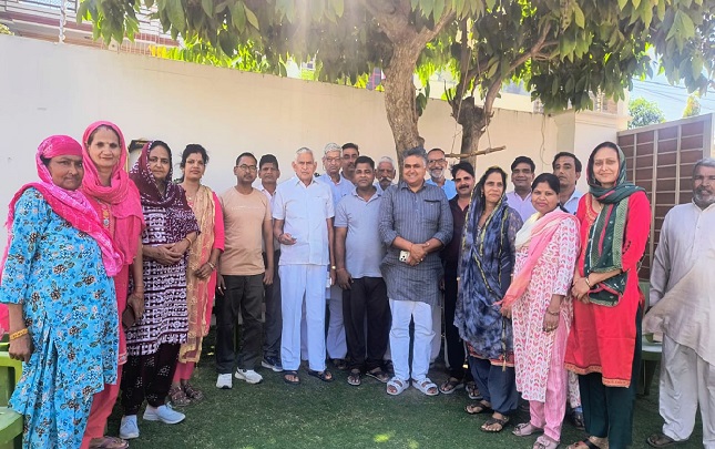 शिवलोक पुरी वासियों की कब सुध लोगे! न पक्के रास्ते, न नालियां तथा वर्षा में जलभराव से संक्रमण रोग का खतरा