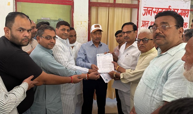 एसडीएम व थाना पुलिस को ज्ञापन देकर व्यापारियों को धमकी देने वालों के विरुद्ध कार्रवाई की मांग