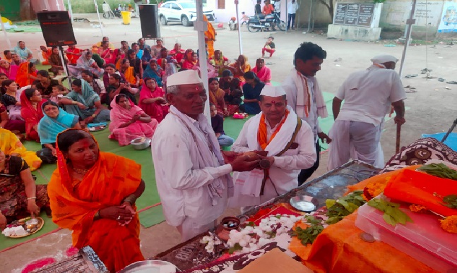 बोरदेवी गांव में अखंड हरिनाम का समापन बीड जिला बीड तालुका के बोरदेवी गांव के हरिभक्त परायण