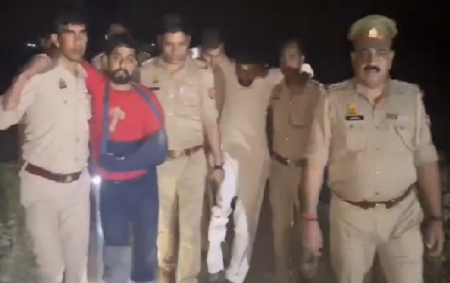 सर्विलांस व सिंघावली अहीर थाना पुलिस ने पशु व वाहन चोर गिरोह के दो सदस्यों को मुठभेड़ के बाद किया गिरफ्तार