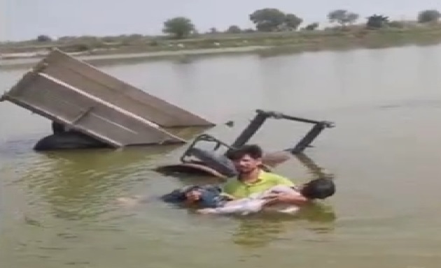 यमुना में 30-40 गहरे गड्ढे : हरियाणा के खनन माफियाओं की भेंट चढने से बचा बदरखा का किसान परिवार
