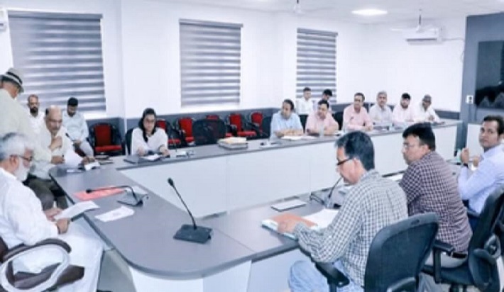बिफरे मंत्री, कार्रवाई के निर्देश: घाटों के सुंदरीकरण का काम महज 5 फीसदी