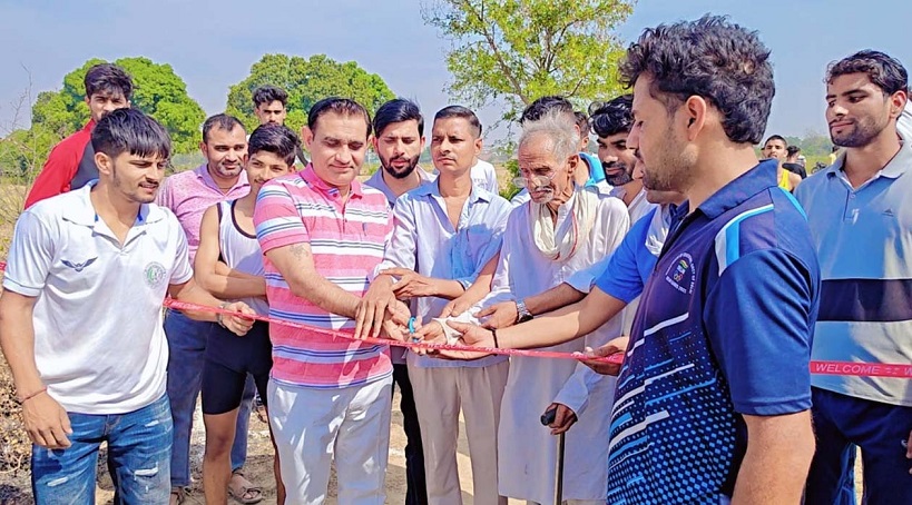 घिटौरा में दौड़ प्रतियोगिता: युवाओं ने दिखाई ताकत और जोश, विजेता हुए अतिथियों द्वारा सम्मानित