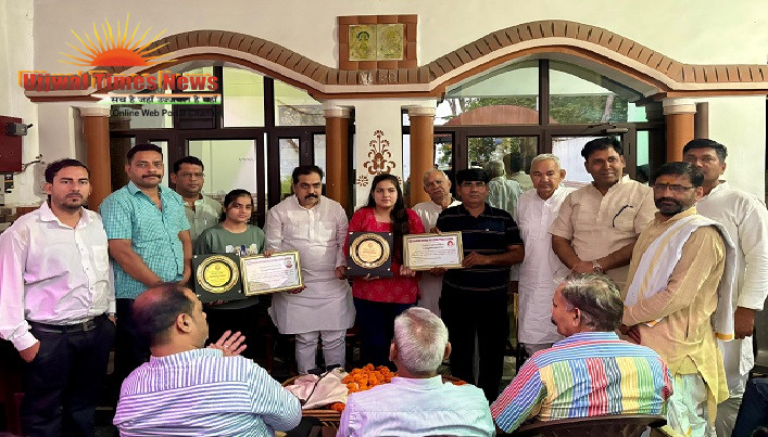 वाजिदपुर में सुपर एजुकेशनल फाउंडेशन के कार्यक्रम में भाजपा जिलाध्यक्ष तथा मेधावी छात्राएं सम्मानित