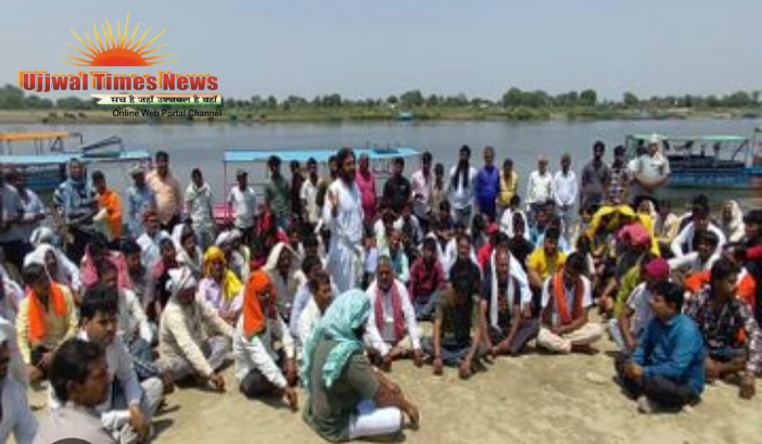 वृंदावन में नाविकों ने अपनी मजदूरों को लेकर प्रशासन के खिलाफ मोर्चा खोलने का ऐलान 
