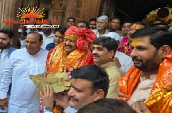 मथुरा दौरे पर पहुंचे उप मुख्यमंत्री:केशव प्रसाद मौर्य ने किए बांके बिहारी के दर्शन, प्रतीक यादव के निधन पर जताया दुख
