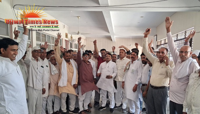 सपा प्रवक्ता द्वारा आपत्तिजनक टिप्पणी से आक्रोशित ब्राह्मण संगठनों व विश्वकर्मा समाज ने एफआईआर हेतु सौंपा ज्ञापन