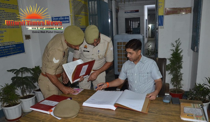एसपी द्वारा दो थानों का देर रात औचक निरीक्षण, थानों में रिकॉर्ड के रखरखाव व ड्यूटी का हुआ मौका मुआयना