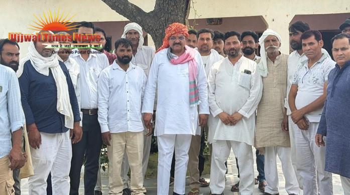 गांव-गांव पहुंच रहे सपा नेता संजीव त्यागी, पगड़ी पहनाकर किया भव्य स्वागत