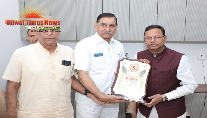 सेवानिवृत्त कर्मचारी व पैंशनर्स संगठन ने वित्त राज्यमंत्री पंकज चौधरी से की वार्ता, दिया दस सूत्रीय मांगपत्र
