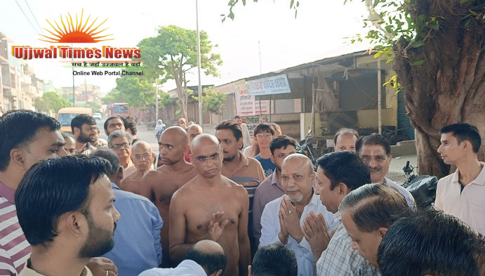 विनिश्चय सागर महाराज का नगर में मंगल प्रवेश, श्रद्धालुओं ने पाद प्रक्षालन कर उतारी आरती