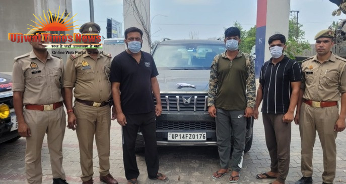 रेस्टोरेंट संचालक से पिज़्ज़ा खरीदने को लेकर मारपीट व फायरिंग के आरोपियों को पुलिस ने चेकिंग के दौरान पकडा