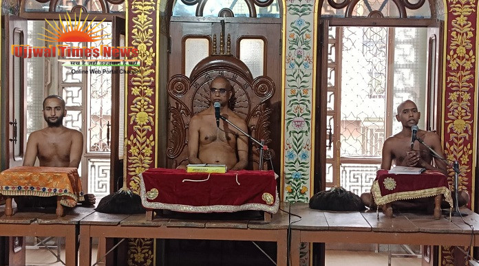आयु की चादर में तमन्नाओं के फूल टांकते हुए चादर फट जाती है, पर नहीं मिलती आत्मिक शांति:विनिश्चय सागर