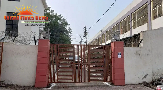 जमकर हंगामा: राजकीय बालिका गृह में चेकिंग के बाद लड़कियों के पास मिले मोबाइल फोन
