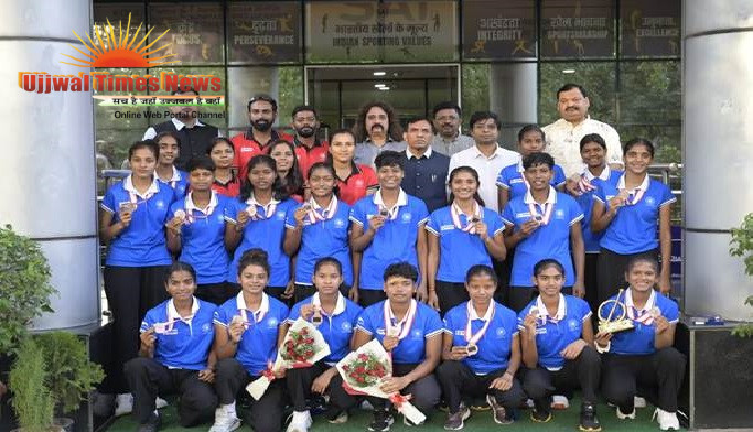 अंडर-18 हॉकी एशिया कप में शानदार प्रदर्शन के लिए पुरुष और महिला टीमें सम्मानित