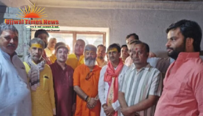 श्री बांके बिहारी मंदिर में शिष्यों की संख्या सीमित किए जाने पर सेवायतों में रोष, हाई पावर्ड कमेटी के फैसले का विरोध