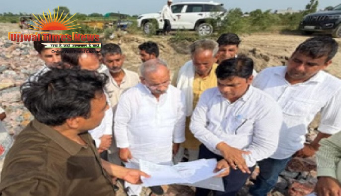जागोस गांव व कृषि भूमि को यमुना की बाढ़ से बचाने के लिए लगाए जा रहे ठोकरों का सांसद डॉ. राजकुमार सांगवान ने किया निरीक्षण
