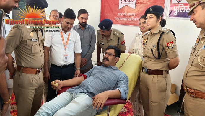 एसपी, एएसपी सहित पुलिस अधिकारियों व कर्मियों ने किया रक्तदान, मानव सेवा का दिया प्रेरणादायी संदेश