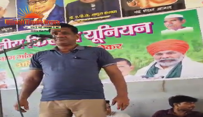 धरनारत किसानों के लिए सांस्कृतिक कार्यक्रम में रागनी व ठुमके लगाने की एक्टिंग भारी पडी हैड कांस्टेबल को