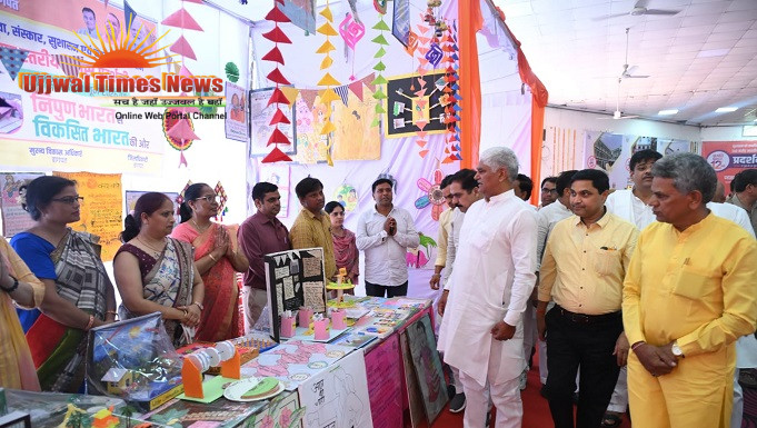 12 वर्षों की विकास यात्रा को सूचना विभाग की प्रदर्शनी में देख प्रभारी मंत्री ने खूब सराहा