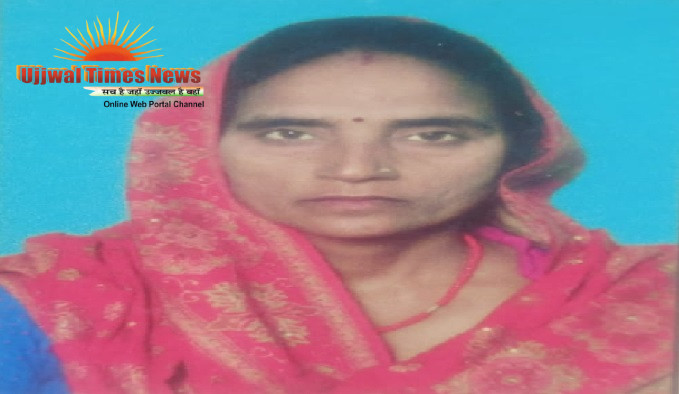 सडक पर पडे लकड़ी के गुटके के कारण बाइक फिसलने से दो घायल, महिला की मौत