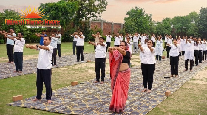 अंतर्राष्ट्रीय योग दिवस पर खेकड़ा में सामूहिक योगाभ्यास, स्वस्थ जीवन का दिया संदेश