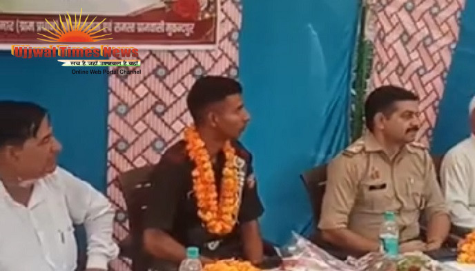 मुकुंदपुर के आशीष पुंडीर सेना में बने लेफ्टिनेंट, पहली बार गाँव पहुंचने पर जोरदार स्वागत, गगनभेदी लगाए नारे, बजे ढोल व नगाड़े