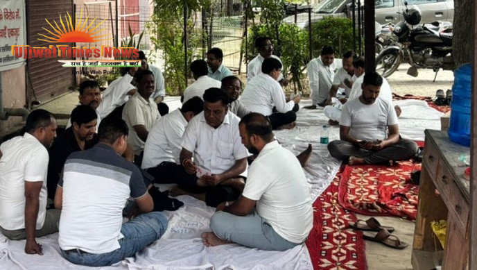 बैनामे की ई-पंजीकरण प्रणाली के विरोध में लगातार 14 वें दिन भी जारी कलम बंद हड़ताल, कामकाज ठप्प