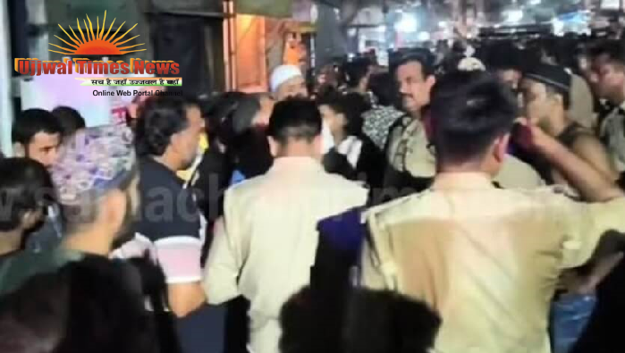 कोसीकलां में सवारी बैठाने को लेकर मंगलामुखी और डग्गामार वाहन संचालक आमने-सामने, मौके पर पहुंची पुलिस ने संभाला मामला