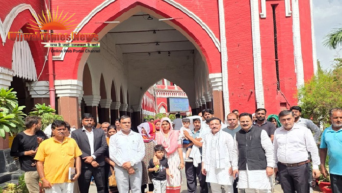 पुरानी दिल्ली रेलवे स्टेशन पर रालोद बागपत: 4 साल के परतुश की सिसकी पर पिंघला दिल्ली प्रशासन