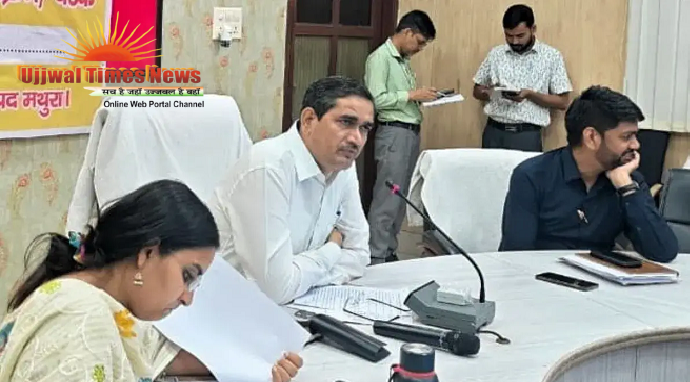 डीएम सीपी सिंह के नाम से फर्जी फेसबुक अकाउंट बनाकर ठगी की कोशिश, साइबर सेल को FIR के निर्देश