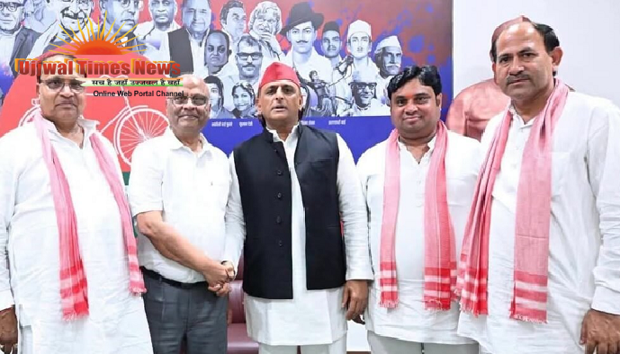 रालोद छोड़ फिर साइकिल पर सवार हुए डॉ. अशोक अग्रवाल, मथुरा की राजनीति में बढ़ी हलचल