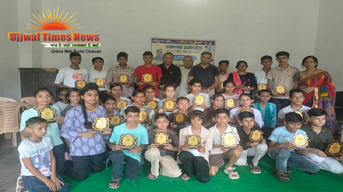 'जीरो से हीरो' अभियान में मेधावी विद्यार्थियों को सेंट मैरी कॉन्वेंट स्कूल में किया सम्मानित
