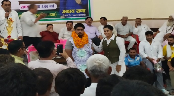 थाइलैंड से रजत जीतकर लौटे अक्षय राणा का जोरदार स्वागत, चौगामा क्षेत्र में खुशी की लहर