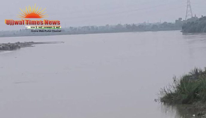 यमुना व हिंडन नदी के जल स्तर की प्रशासन द्वारा की जा रही निगरानी,बाढ़ चौकियों पर अलर्ट