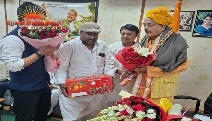 राज्यसभा सांसद प्रमोद तिवारी  के जन्मदिन पर जनपद के समाजसेवियों ने दी शुभकामनाएं