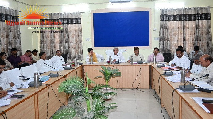 दिशा समिति की बैठक में केंद्र सरकार की योजनाओं की गहन समीक्षा, अधिकारियों को समयबद्ध क्रियान्वयन के निर्देश