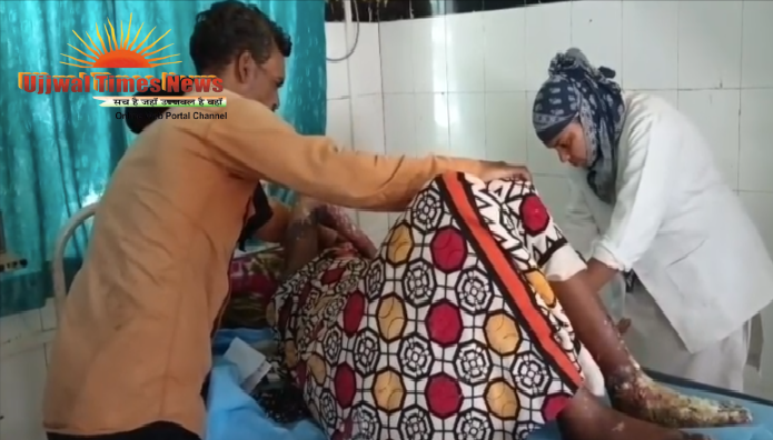 भंडारे में खाना बनाते समय हादसा, उबलती सब्जी गिरने से बुजुर्ग महिला गंभीर रूप से झुलसी