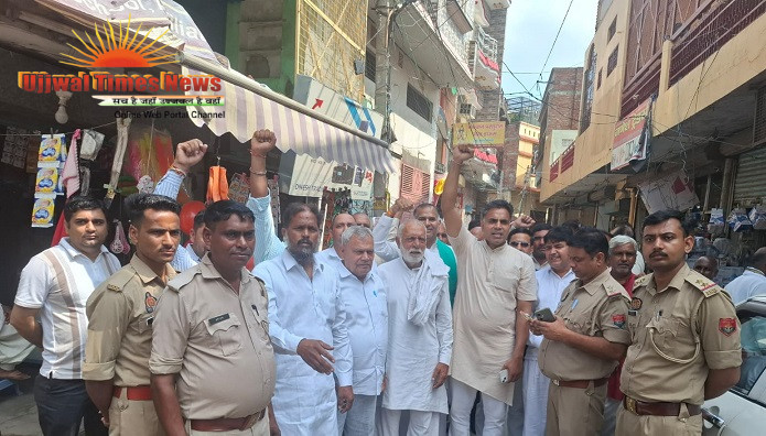 गौमाता को राष्ट्रमाता का दर्जा दिलाने की मांग को लेकर लखनऊ रवाना होने से पहले अधिवक्ता दीपक शर्मा व समर्थकों को रोका गया, समर्थकों ने लगाया हाउस अरेस्ट का आरोप