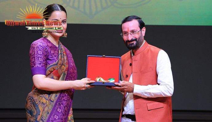 बागपत के सामाजिक नेता कपिल त्यागी को मिला राष्ट्रीय रत्न सम्मान, सांसद कंगना रनौत ने किया सम्मानित