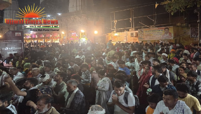 गुरु पूर्णिमा पर गिरिराज धाम में आस्था का महाकुंभ, सप्तकोसीय परिक्रमा मार्ग पर दिनभर उमड़े श्रद्धालु