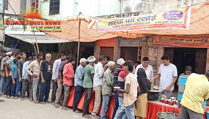 सारथी वेलफेयर फाउंडेशन की 44वीं 'सारथी की रसोई' बनी मानव सेवा की मिसाल, जरूरतमंदों को कराया भोजन
