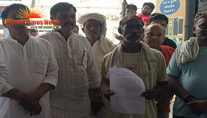 सिंघावली अहीर पुलिस की मुठभेड़ पर उठे सवाल, परिवार के साथ जनप्रतिनिधि पहुंचे एसपी कार्यालय