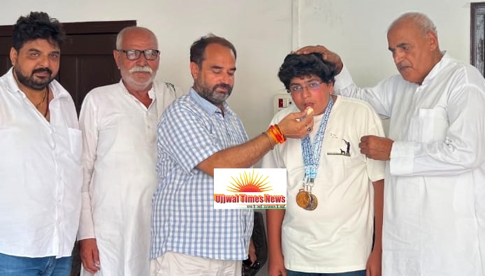 शूटिंग में गोल्ड जीतकर लौटे रामाश पंवार, नगर के गणमान्यों सहित खाफ चौधरी ने किया जोरदार स्वागत