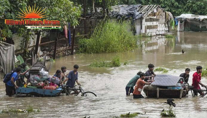 उफनती यमुना ने बढ़ाई ग्रामीणों की चिंता, नौहझील के छह दर्जन गांवों पर मंडराया बाढ़ का खतरा
