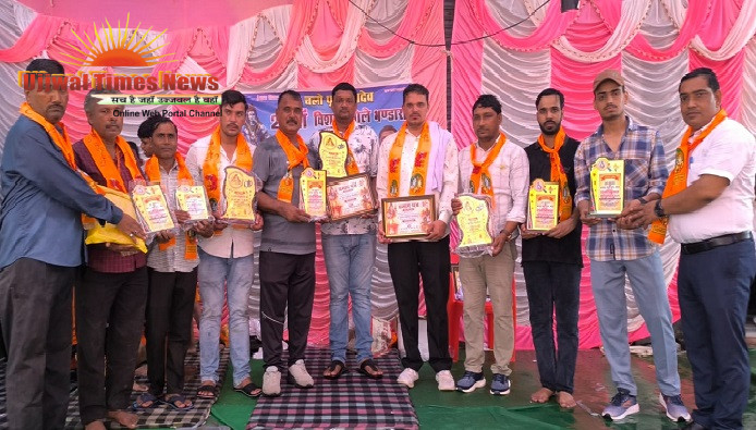 कांवड़ियों की सेवा में आगे आए मुस्लिम श्रद्धालु भी, समिति ने स्वयंसेवकों को किया सम्मानित