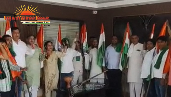 देहरादून कारिडोर पर भाकियू की तिरंगा यात्रा, शामली और बागपत कट से सवार होंगे किसानों के ट्रेक्टर  किसानों की जमीन पर बना कारिडोर, हम चढेंगे : प्रदीप धामा