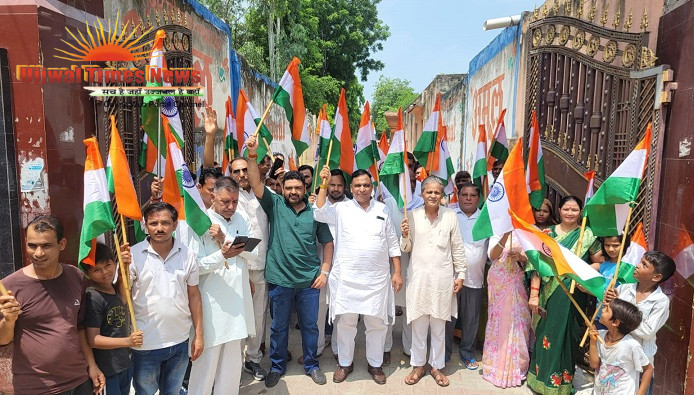 खेकड़ा में निकली भव्य तिरंगा शोभायात्रा, राष्ट्रभक्ति के रंग में रंगा नगर